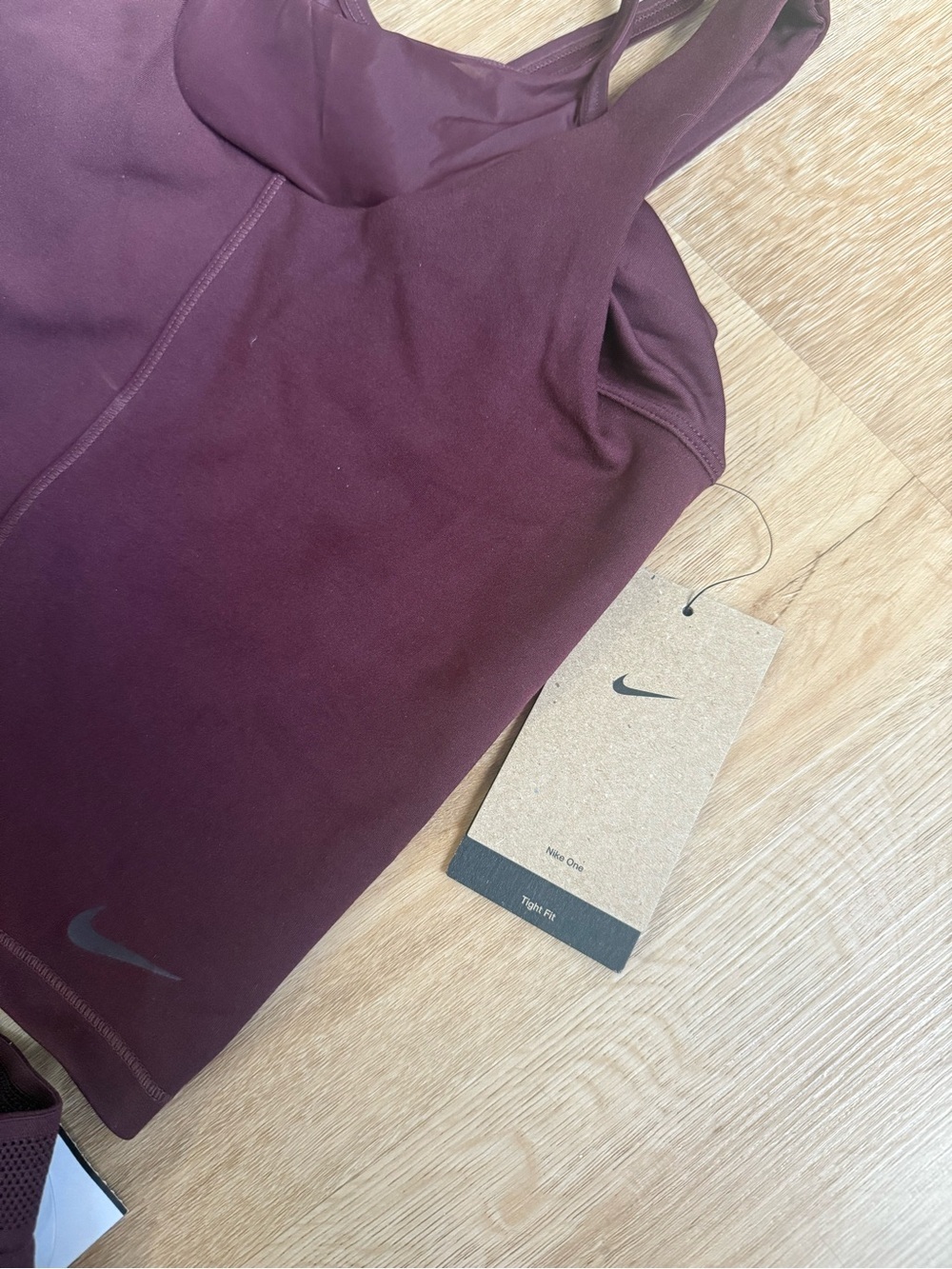 Nike Burgundy Crop Tank & Pink-Purple Gradient Running Shorts xs/small - Picture 6 of 6